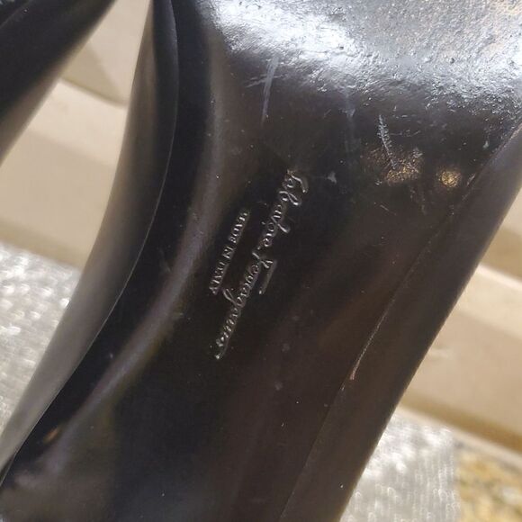 FERRAGAMO Black Leather Heels - Size 8C - Picture 9 of 10